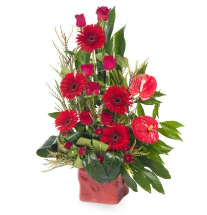 סידור פרחים חצר המלכה – סידור אדום מלכותי ויוקרתי - פרחי עירית, משלוחי פרחים וחנויות פרחים בתפוצה ארצית